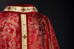 Abbigliamento liturgico su misura: l'offerta di Perilprete.it