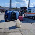 Incidente in via Callano, automobile ribaltata