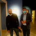 Checco Zalone a Barletta per ammirare le opere di De Nittis