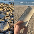 Castelli di sabbia e amianto, giochi pericolosi sulla spiaggia di Barletta