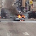 Auto in fiamme in via Regina Margherita, tanta paura ma nessun danno
