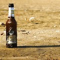 Bottiglie di birra e inviciltà: «via Imbriani è terra di nessuno»