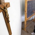 «Una legge a difesa del crocifisso nelle aule scolastiche»