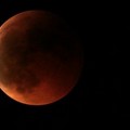 Una luna rossa dedicata ai romantici