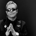 Elton John a Trani, ma dov'é l'interesse pubblico?