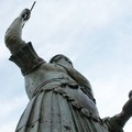 Mascherina sul colosso di Barletta: arte o gesto da condannare?