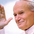 Un francobollo di Giovanni Paolo II per la sua beatificazione