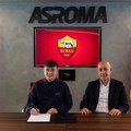 Claudio Cassano diventa professionista: la firma sul contratto con l'AS Roma