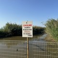 «È sconsigliabile bagnarsi in questo flusso d'acqua», il cartello di OAP a ridosso del canale H