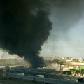 Incendio e nubi nere nella zona sud di Barletta