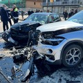 Incidente in via Trani, tremendo impatto tra due auto