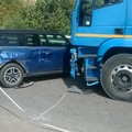Violento schianto sulla SS16 a Barletta, coinvolto un camion