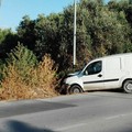Pericolo in via Trani, collisione tra due furgoni