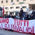 I disabili ieri in corteo a Barletta per protestare contro i tagli del Governo