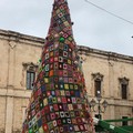 Pronto a Barletta l'albero natalizio fatto all'uncinetto