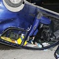 Incidente in via De Nicola, auto si ribalta per una mancata precedenza