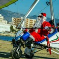 Letterine per Babbo Natale, a Barletta viaggeranno in deltaplano