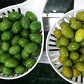 Sequestrate 10 tonnellate di olive colorate pericolose per la salute