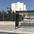 Dopo le segnalazioni, arriva la pensilina alla fermata del "Dimiccoli "