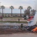 "Fanova " anticipata a Barletta, a fuoco la legna accumulata a Ponente