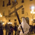 Le immagini della processione serale del venerdì Santo di Barletta