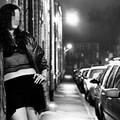 Segregavano in casa due ragazze costringendole a prostituirsi