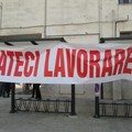 Il grido degli ambulanti: «Ci è stato proibito il diritto al lavoro!»