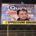 Quo vado? Cascella tra #ilpostofisso e uno strano caso di affissioni