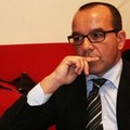 Il consigliere regionale Ruggiero Mennea conversa con Barlettalife