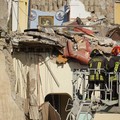 Crolla una palazzina a Torre Annunziata e rievoca il dramma di Barletta