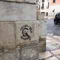 Volto di Hitler disegnato sui muri del Monte di Pietà di Barletta