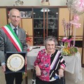 Nonna Carmela compie 100 anni: festa sulle note di  "Felicità "