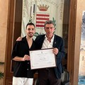 Il sindaco Cannito premia il regista barlettano Giuseppe Arcieri