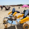 Consegnate due sedie Tuareg per spiagge senza barriere a Barletta