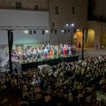 “Notte d’Opera al Castello”, debutto da incorniciare: oltre 400 spettatori nella Piazza d’Armi di Barletta