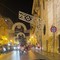 Luminaria colpita da auto e danneggiata in corso Garibaldi