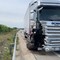 Incidente tra camion e trattore: il conducente è in pericolo di vita