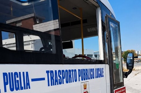 bus notturno danneggiato