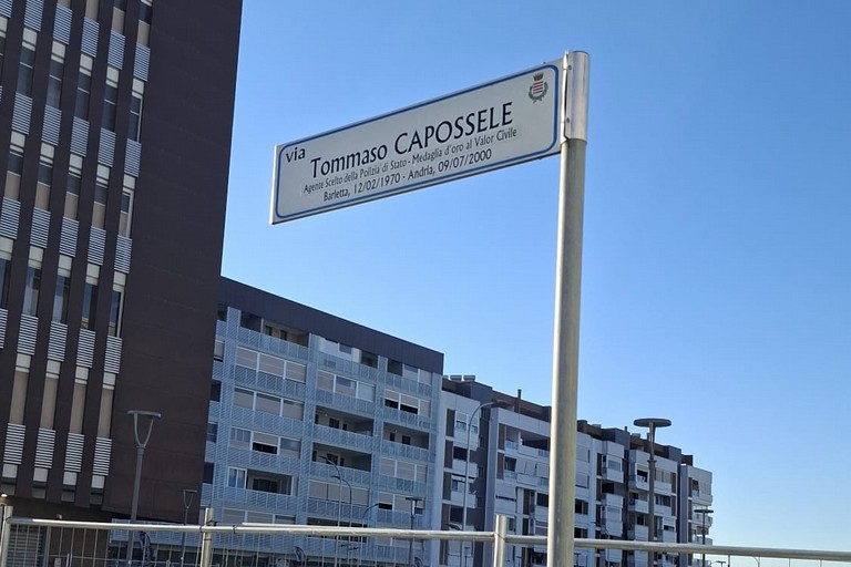 Ripristinata la targa viaria in via Tommaso Capossele