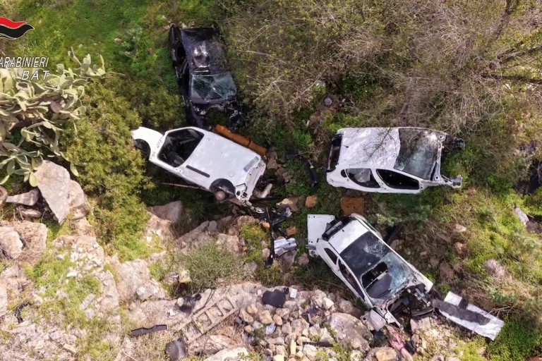 Auto rubate a Barletta ritrovate cannibalizzate a Trani