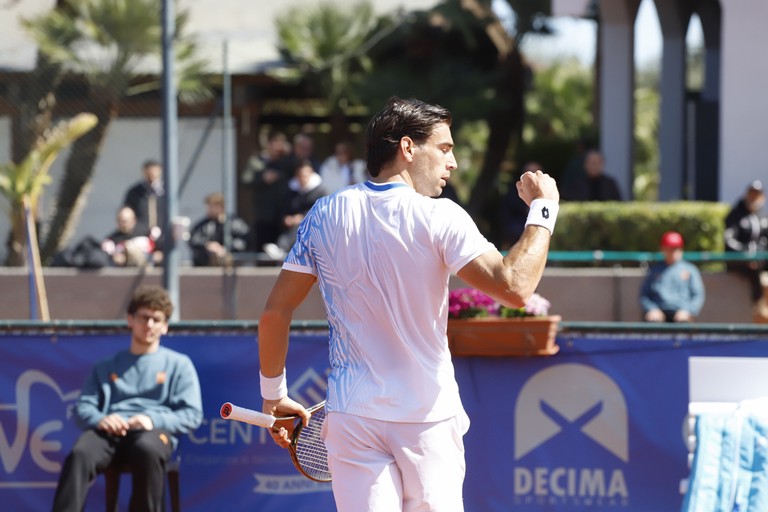 Enrico Dalla Valle supera lo svizzero Bertola e vola ai quarti. <span>Foto Cosimo Campanella</span>