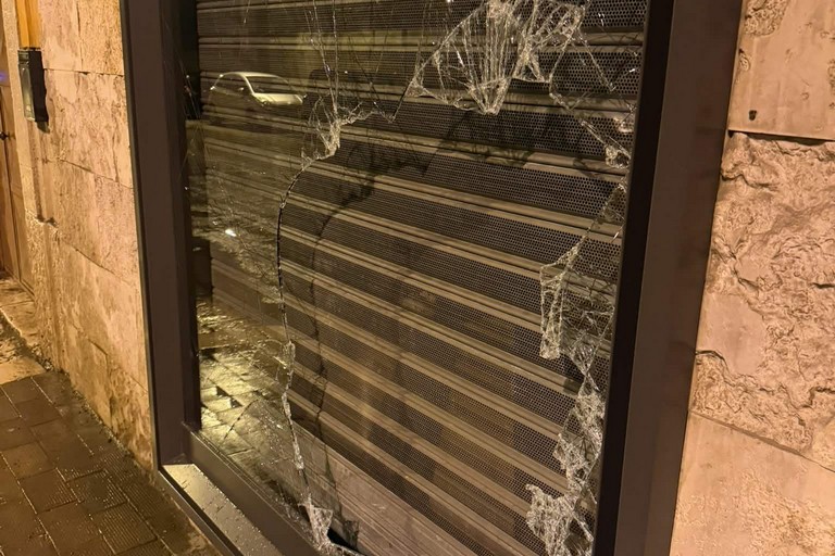 Barletta furto negozio via Canosa