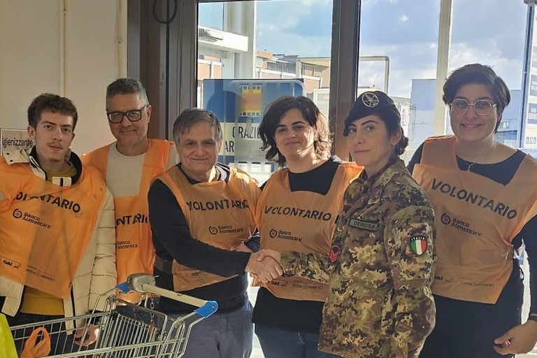 Esercito colletta alimentare