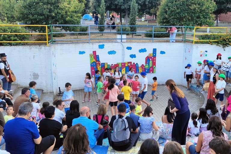 Piccoli “esploratori urbani” raccontano Barletta. <span>Foto Anna Dicorato</span>