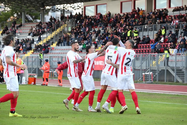 Auguri Barletta 1922 e Divine del sud