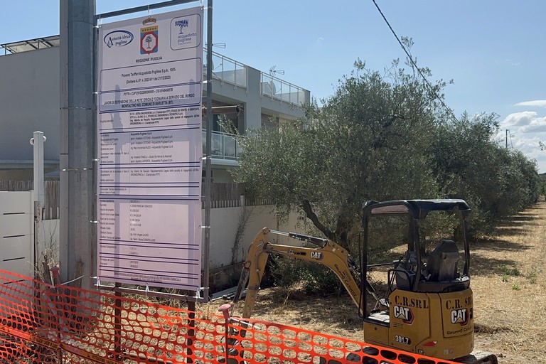 Il cantiere per la rete idrica e fognaria a Montaltino e via Canosa