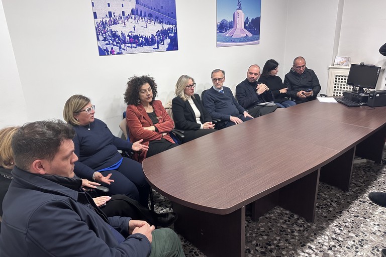 Le opposizioni in conferenza stampa