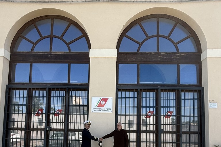 Ancora donata alla Guardia Costiera