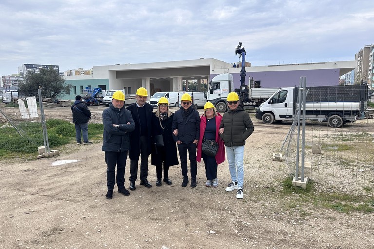 La commissione Lavori Pubblici sul cantiere dell’asilo nido della zona 167