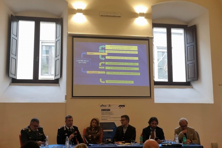 Convegno su furti d'auto